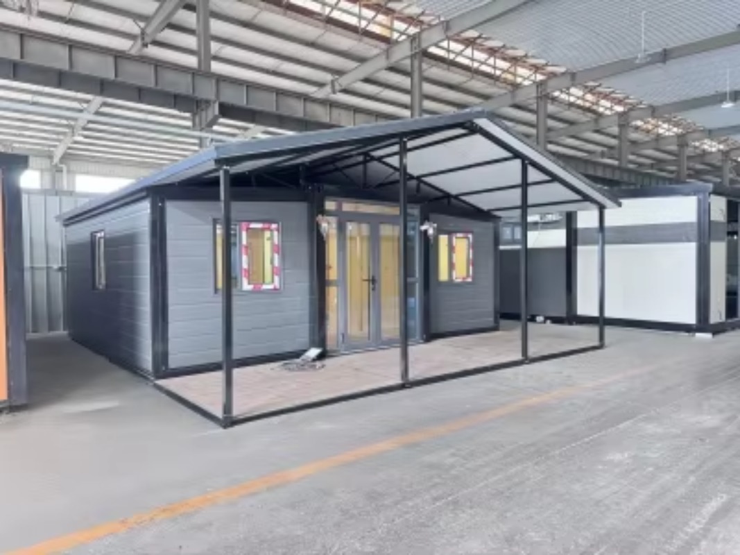 居住に適した折りたたみ式コンテナハウス、広々としたインテリア - Interior Design Terms のレビューと価格